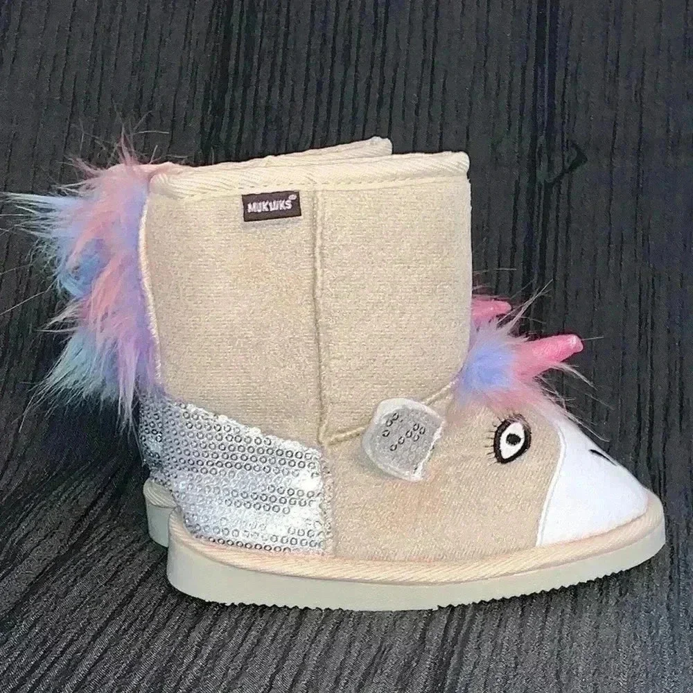 GIRLS MUKLUKS FUZZY UNICORN BOOTS SIZE 9 NWOT